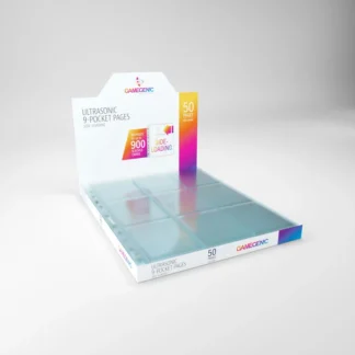 ## ULTRASONIC 9-Pocket Pages Side-Loading &ndash; 50 mapperlommer til samlekort Beskyt og organiser din kortsamling med **ULTRASONIC 9-Pocket Pages Side-Loading**. Pakken indeholder **50 l&oslash;se 9-pocket sider**, der er velegnede til opbevaring af Pokemon kort og andre samlekort i et kompatibelt ringbind. Siderne er **side-loading**, hvilket betyder, at kortene f&oslash;res ind fra siden af lommen. Det giver en praktisk l&oslash;sning til samlere, der &oslash;nsker l&oslash;se mapperlommer til deres kortsamling. ### L&oslash;se lommer til Pokemon kort Har du allerede et ringbind til din samling, giver l&oslash;se lommer dig mulighed for selv at bestemme, hvordan kortene skal organiseres. Du kan tilf&oslash;je nye sider, flytte rundt p&aring; eksisterende sider og l&oslash;bende udvide mappen, n&aring;r samlingen vokser. Hver side har **9 lommer**, s&aring; du nemt kan skabe overblik over dine kort. De 50 sider giver plads til visning af op til **450 kortsider**, n&aring;r der placeres &eacute;t kort i hver lomme. ### Side-loading 9-pocket sider En s&aelig;rlig egenskab ved disse mapperlommer er **side-loading designet**. I stedet for at f&oslash;re kortet ned i lommen fra toppen inds&aelig;ttes det fra siden. Det g&oslash;r siderne interessante til b&aring;de almindelige kort og kort, som allerede er placeret i kompatible sleeves. ULTRASONIC 9-Pocket Pages kan blandt andet bruges til: - Pokemon kort - Magic: The Gathering - andre samlekort i standardst&oslash;rrelse - komplette korts&aelig;t - reverse holo og holo kort - byttekort - organisering af st&oslash;rre kortsamlinger ### Organiser din Pokemon-samling Med l&oslash;se **9-pocket mapperlommer** kan du selv opbygge dit ringbind efter din samling. Samler du eksempelvis et komplet Pokemon TCG-s&aelig;t, kan kortene placeres efter deres officielle kortnummer. Du kan ogs&aring; opdele samlingen efter s&aelig;t, Pokemon-type, sj&aelig;ldenhed eller andre kategorier. Det g&oslash;r l&oslash;se kortlommer til en fleksibel l&oslash;sning, is&aelig;r hvis du ofte tilf&oslash;jer nye kort til din samling. ### 50 sider til dit ringbind Med **ULTRASONIC 9-Pocket Pages Side-Loading** f&aring;r du 50 sider til opbevaring og fremvisning af samlekort. De er et godt valg, hvis du s&oslash;ger **l&oslash;se lommer til Pokemon kort**, som kan bruges i et kompatibelt ringbind. Hos **Pokemonportalen.dk** finder du mapper, mapperlommer, sleeves, toploaders og andet tilbeh&oslash;r til opbevaring og beskyttelse af dine Pokemon kort.